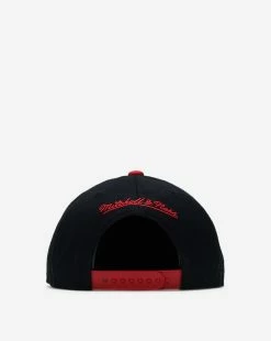 Mitchell And Ness Chicago Bulls Sharktooth Snapback Black | Red -Mens New Arivals Sales Shop HHSS2978CBUYYPPPBKRD 4 1800x
