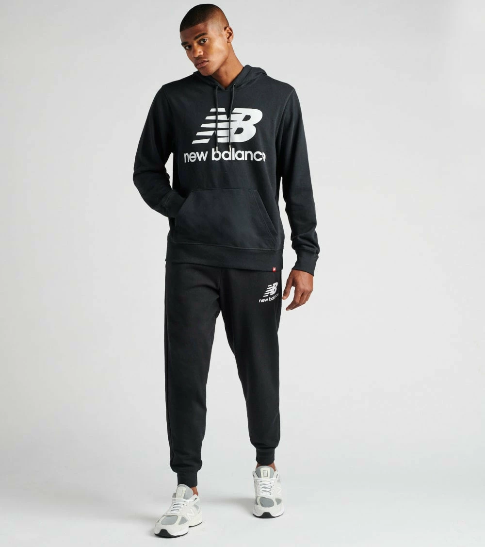 New Balance Essentials Stacked Logo Pullover Hoodie BLACK 5 New Balance Essentials Stacked Logo Pullover Hoodie BLACK - Image 4